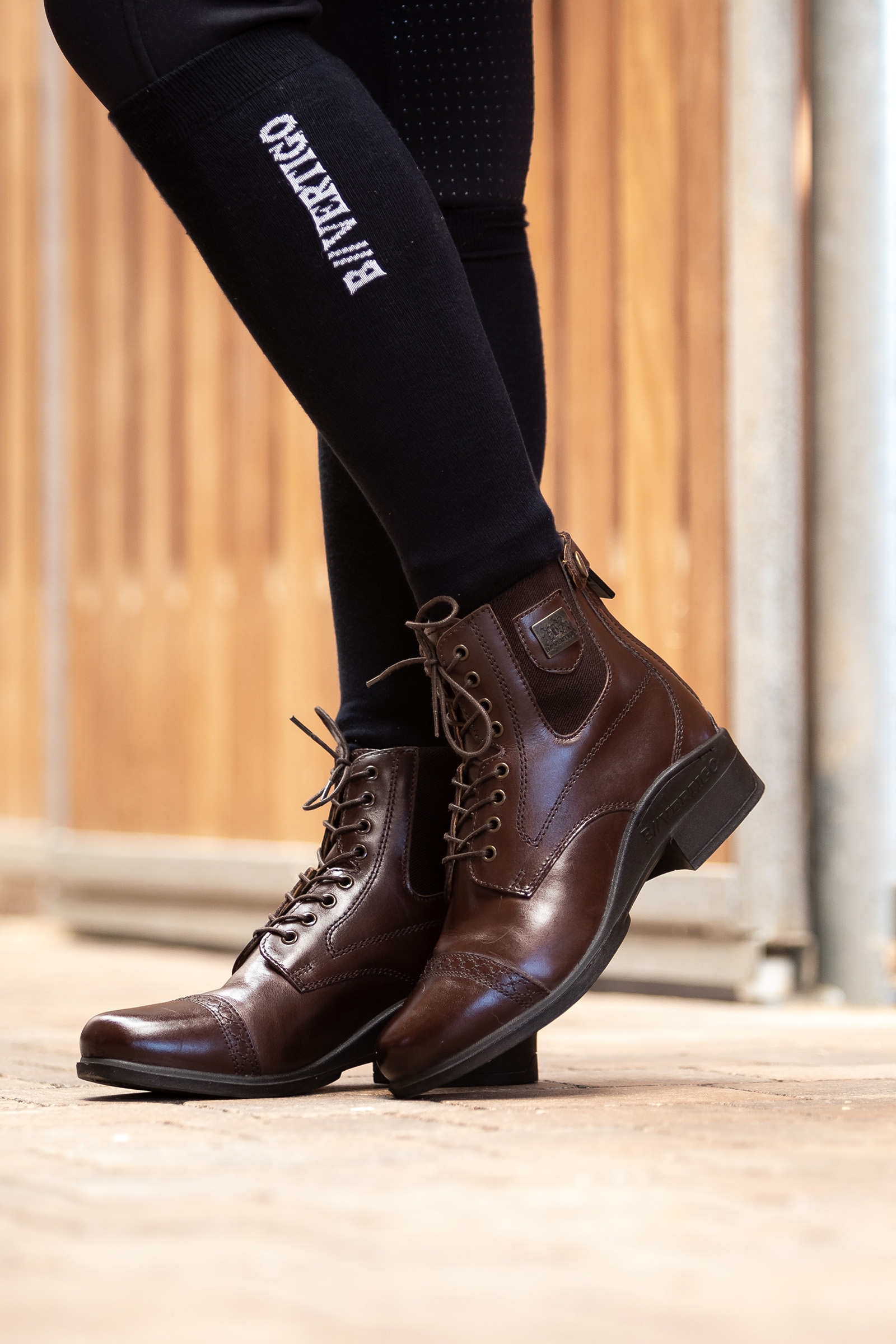 B Vertigo Jupiter Stivali Jodhpur in pelle con lacci sul davanti da donna