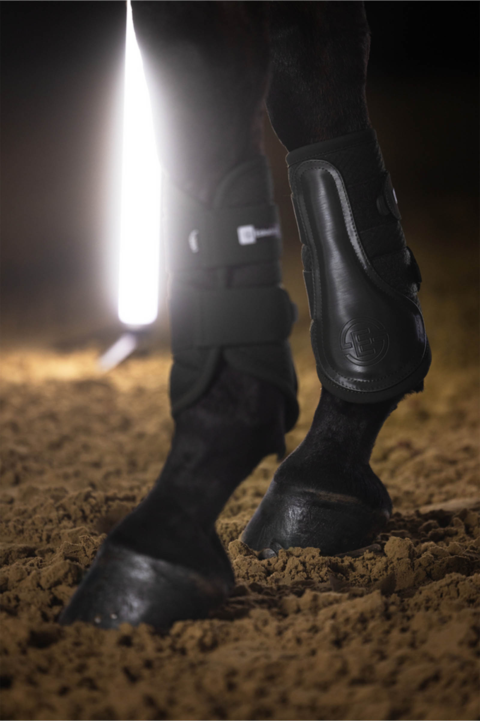 Eskadron Dynamics AW25 stinchiere in mesh per tendini