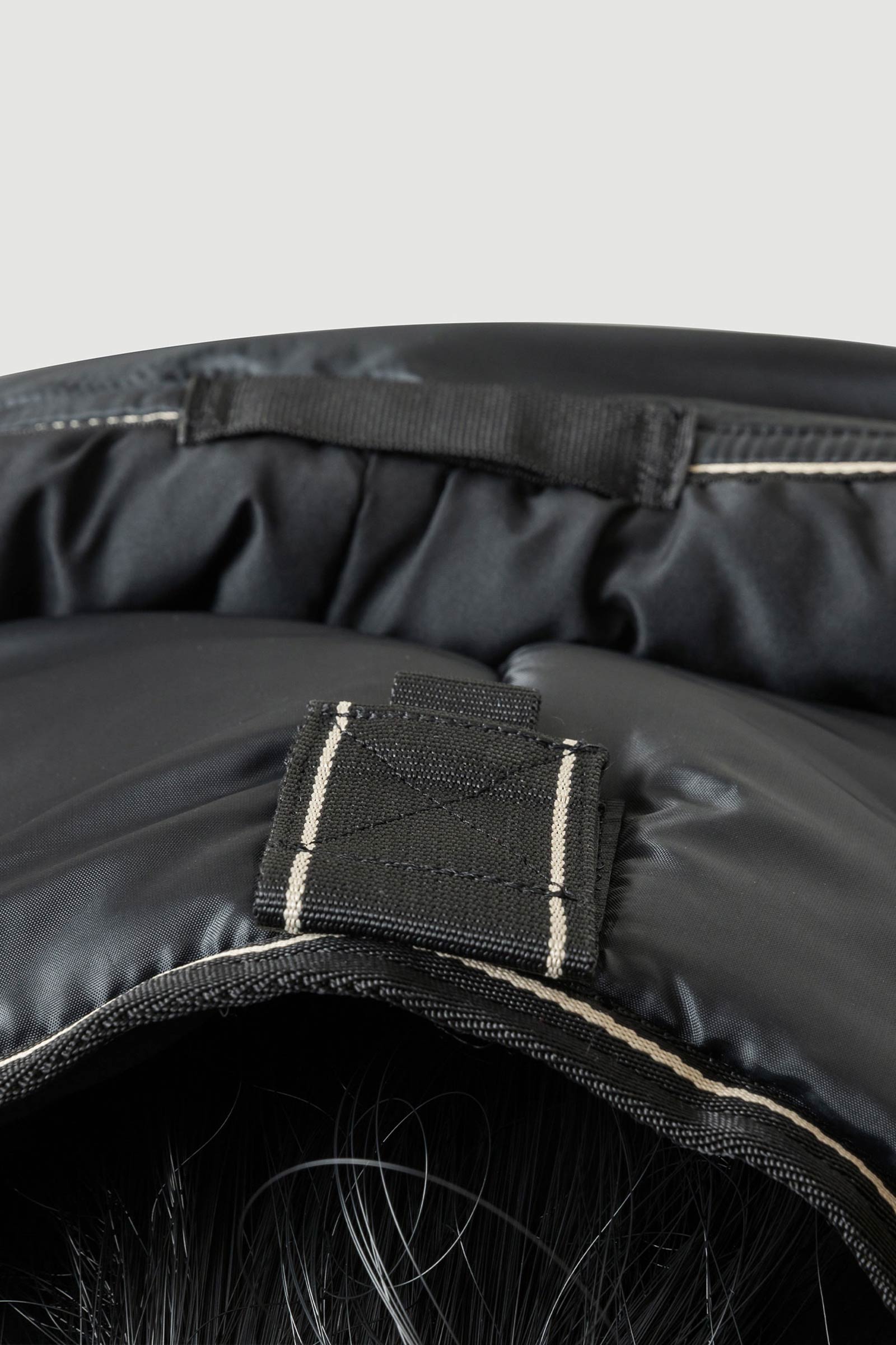 Back on Track Obsidian Coperta da paddock con collo staccabile, 150g