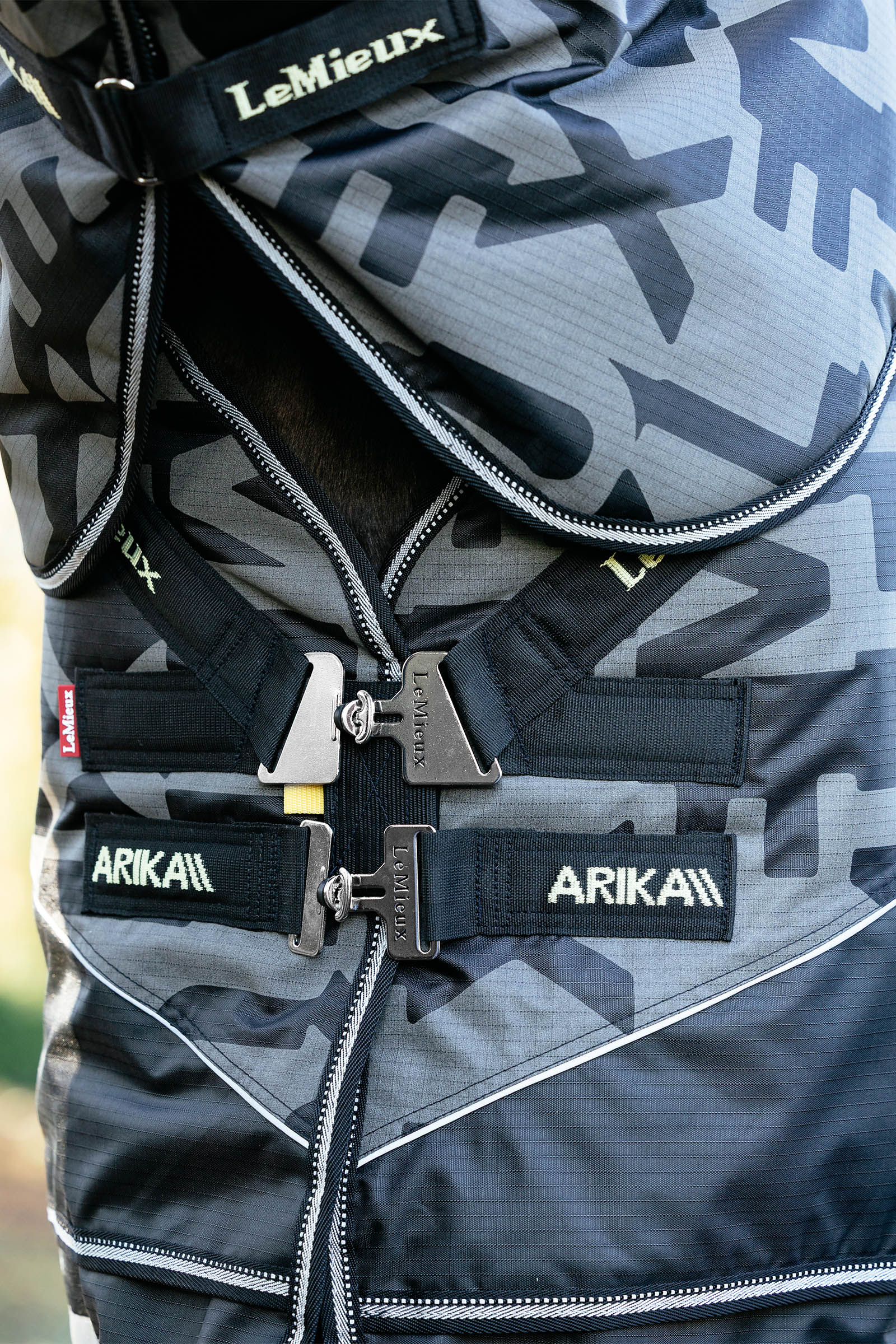 LeMieux Arika Reflective Turnout Rug With Detachable Neck, 200 g