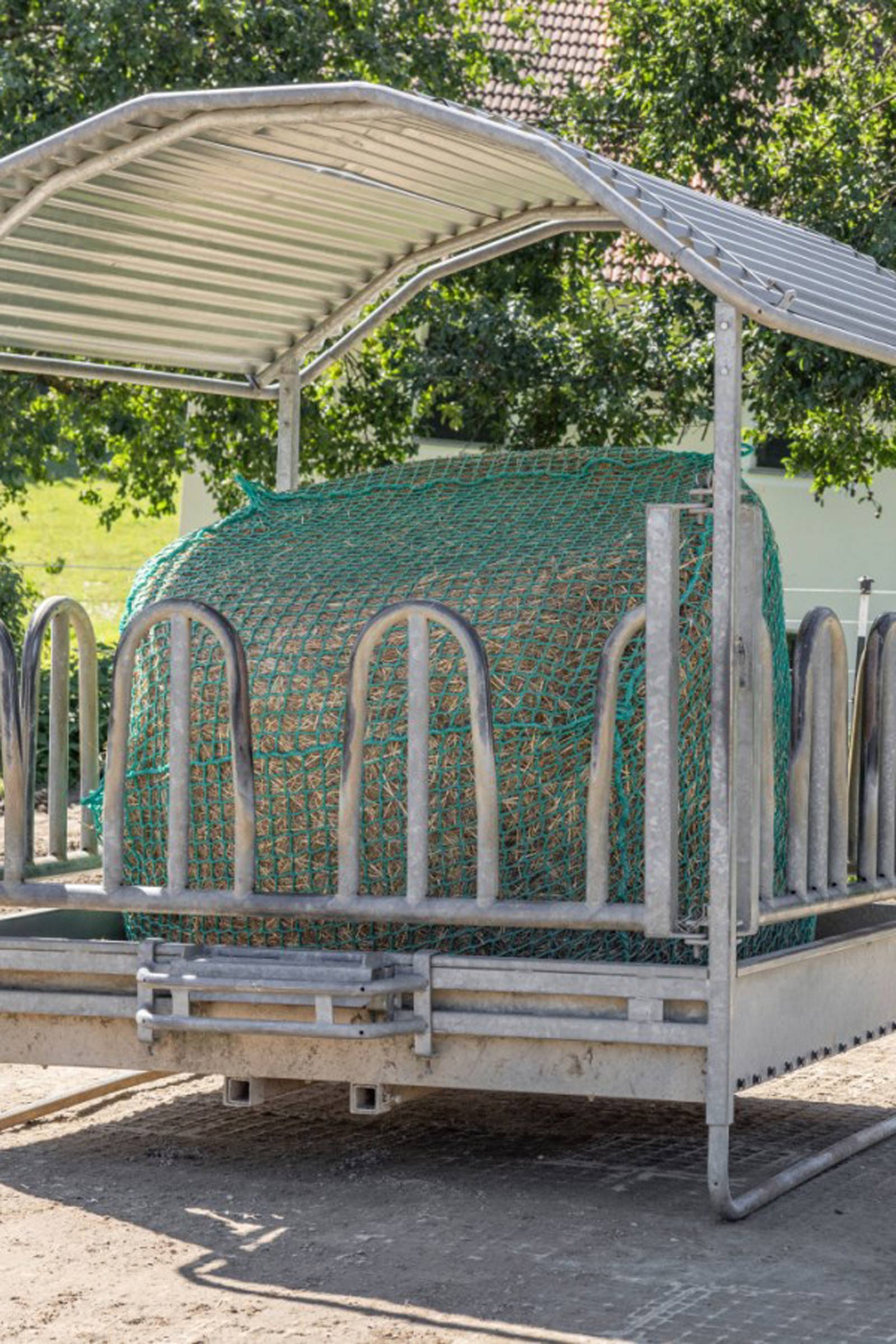 Rete da fieno Kerbl per balle tonde, appesa