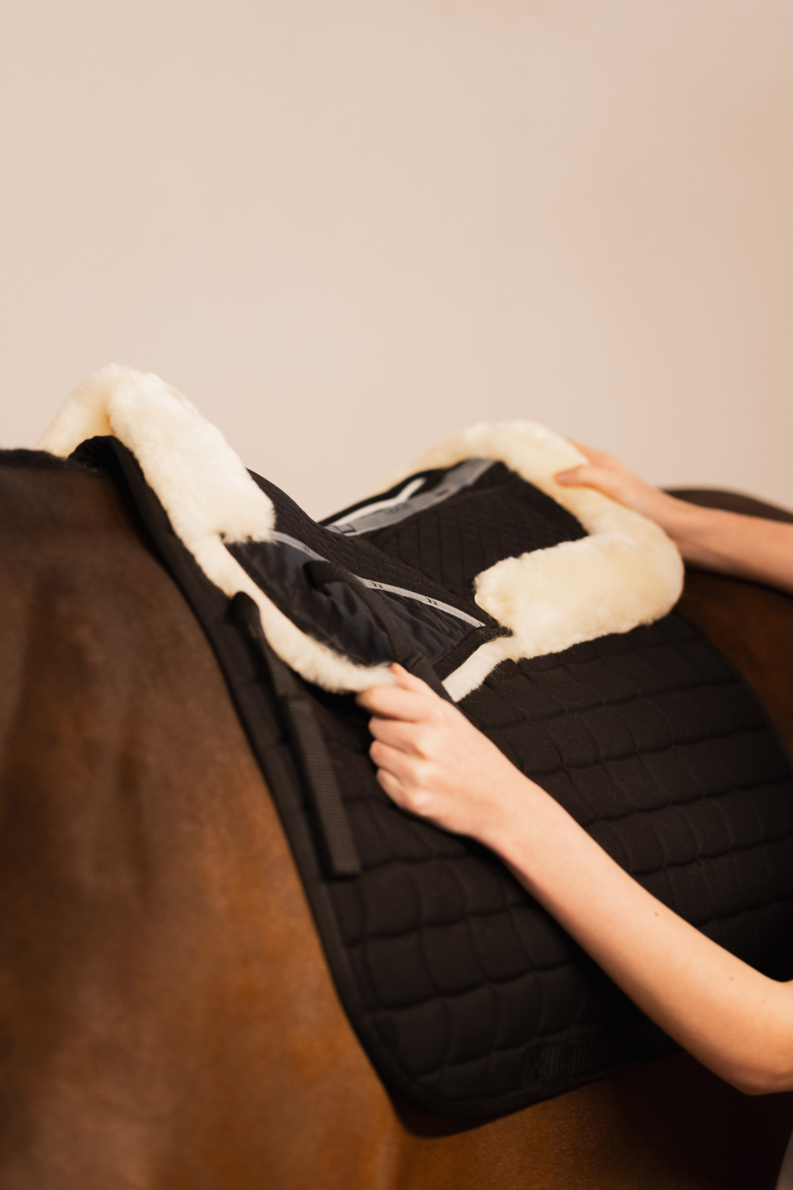 Correttore Horze Harleigh in pelle di pecora