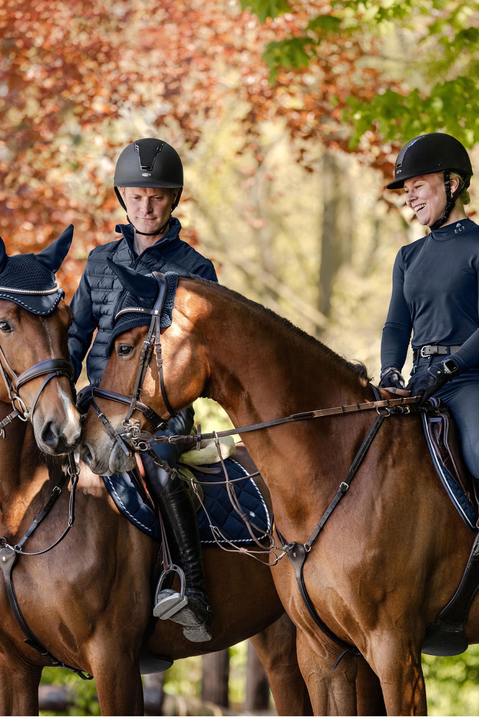 SWING H22 Mat/Velvet casco da equitazione