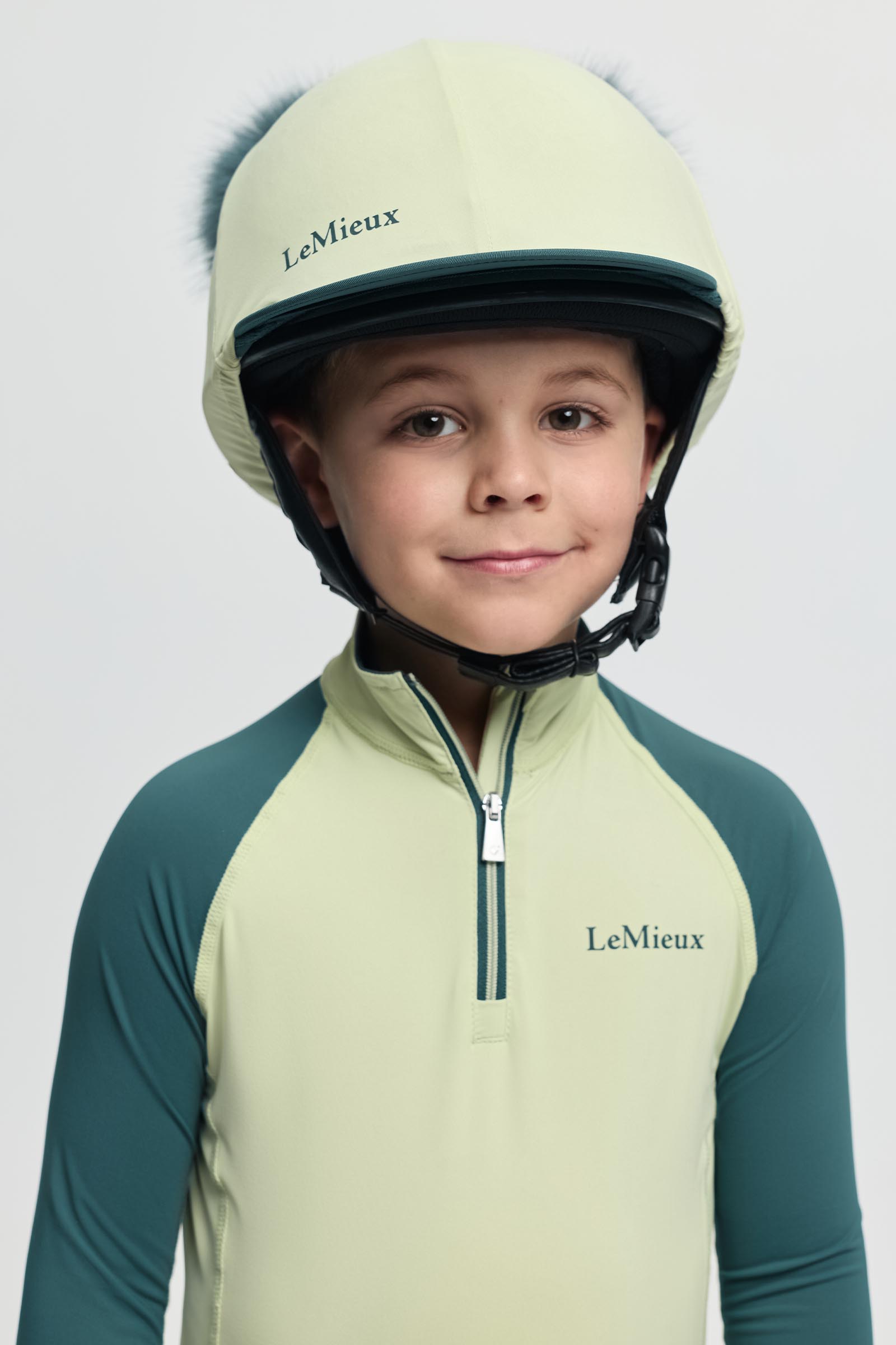 Macaron LeMieux Mini copricasco con doppio pompon